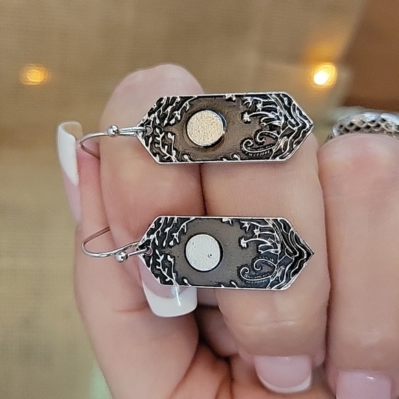 🔥LAST PAIR🔥 Full Moon Fiddleheads Drop Earrings - Picture 4 of 6